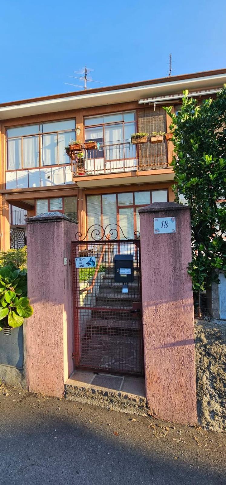 La Casetta Di Anna Laveno Kültér fotó